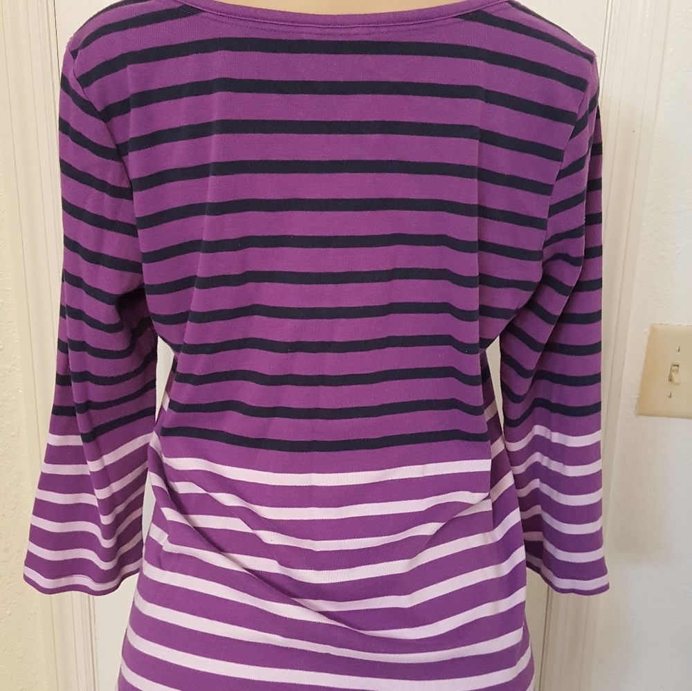 WHITE  AND  PURPLE  TOPS SIZE L GOOD CONDITION CHECK THE PICTURES.